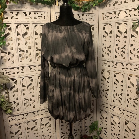 Converse One Star Dresses & Skirts - CONVERSE ONE STAR! SUPER CUTE BLACK & GRAY LONG SLEEVE MINI DRESS